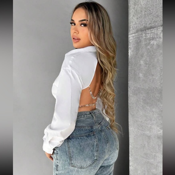 Chain Detail Backless Crop Shirt - Picture 4 of 5